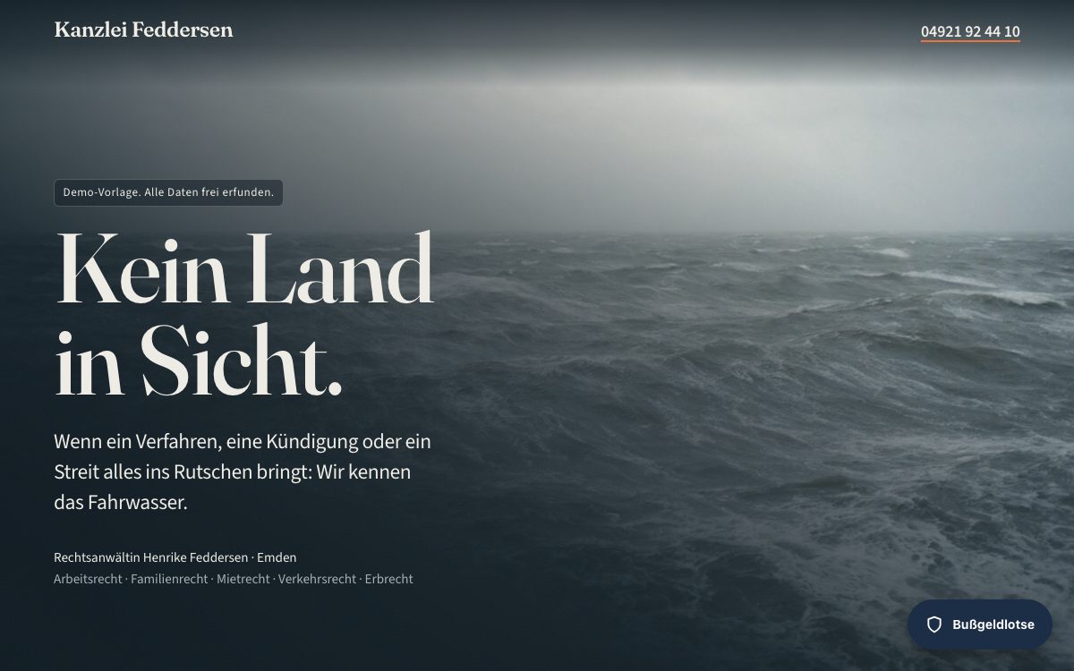 Vorschau der Vorlage Fahrwasser: raue graue See unter tiefem Himmel